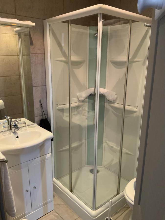 فندق Les 3 Rois By Yy Villers-Bocage  المظهر الخارجي الصورة